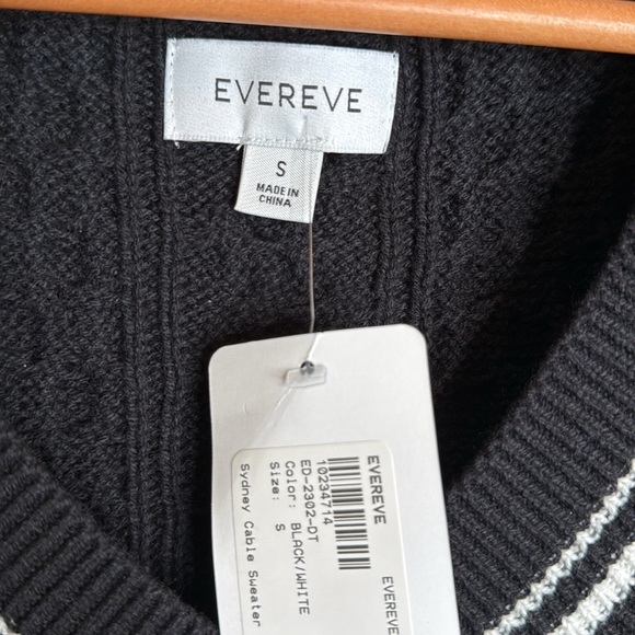 Evereve black sweater vest with white detail v-neck - Picture 3 of 6